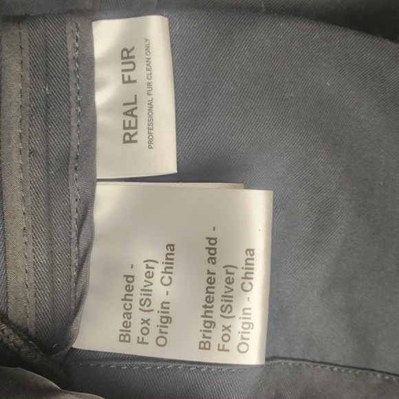 Parka coat, with real Fox collar, brought at Macy's The Fur Vault. - Picture 8 of 8